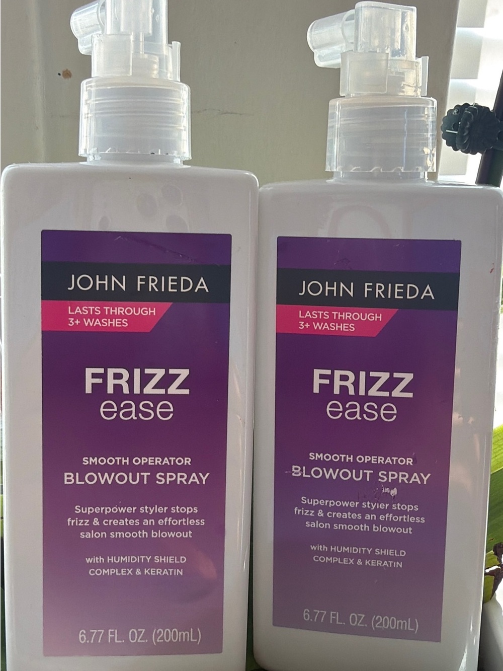 Frizz Ease Smooth Operator Blowout Spray - Purple